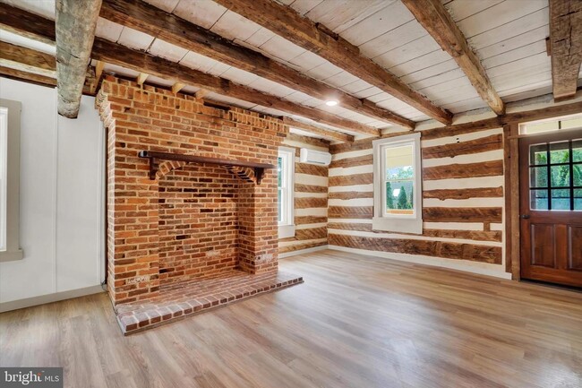 Building Photo - 4025 Cherry Run Rd