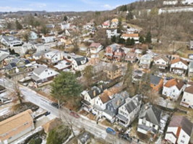 Foto del edificio - 312 Midland Ave