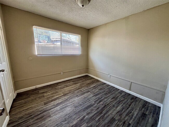 Foto del edificio - 5610 Drakestone Blvd