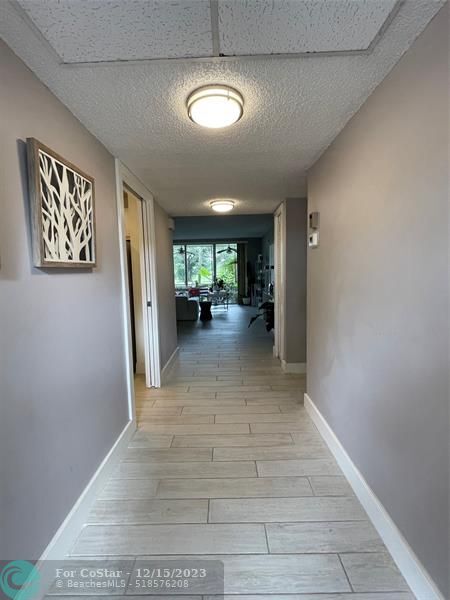 Foto del edificio - 545 Oaks Ln