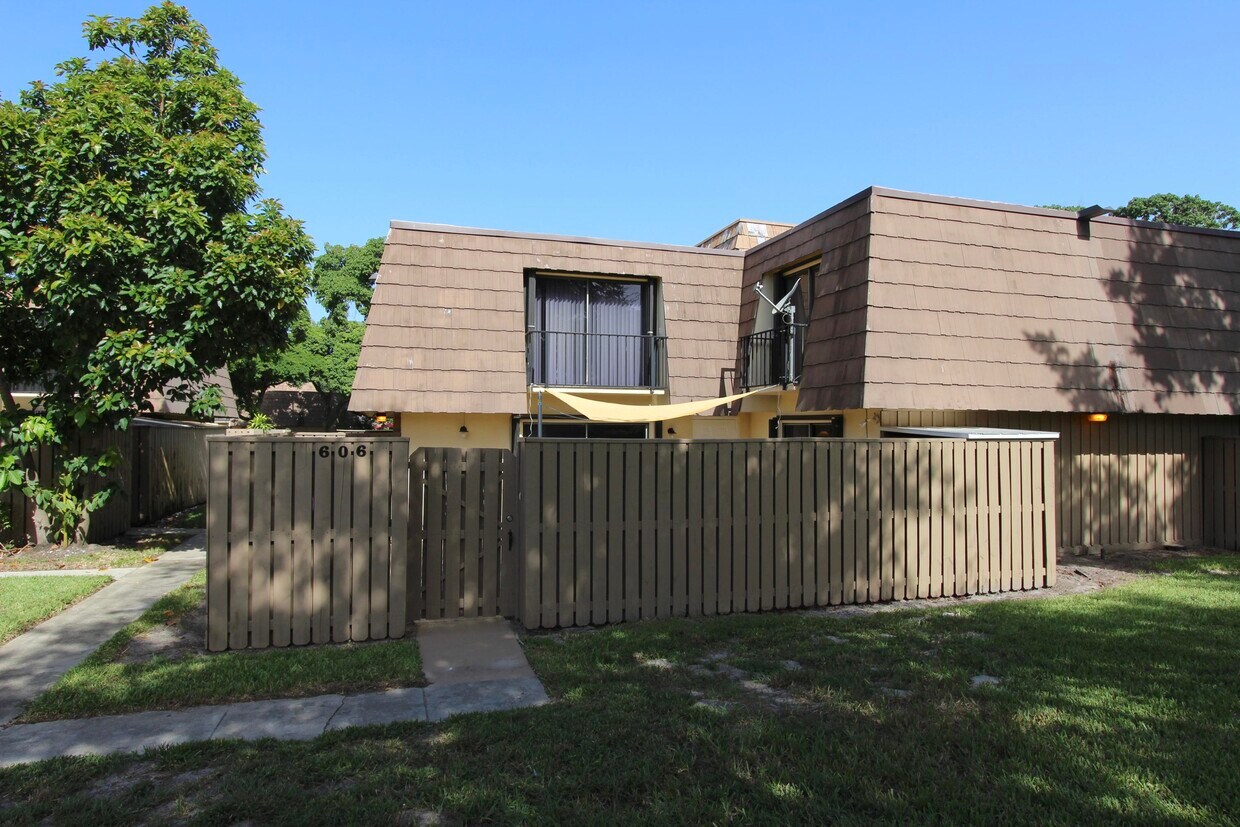 Foto principal - 606 6th Ct