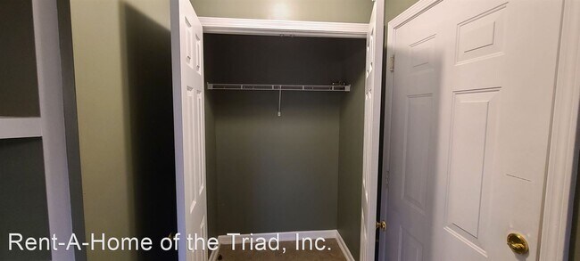 Building Photo - 2 br, 2 bath House - 3706 Cotswold Terrace...