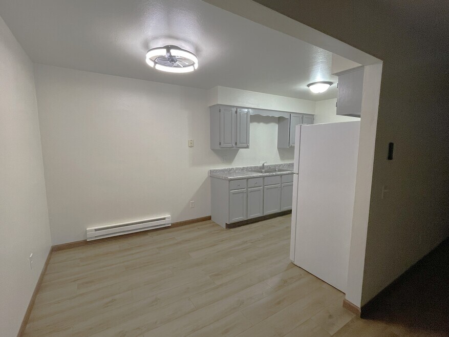 2241 Luann Ln
