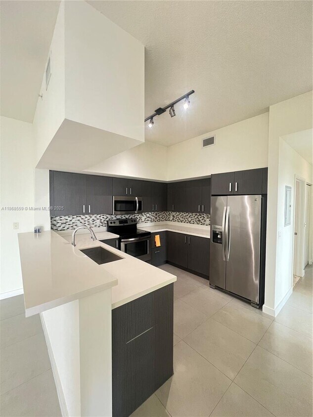 Foto principal - 729 NW 2nd St