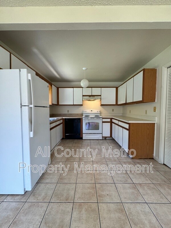 Building Photo - 415 Greenwich Ct