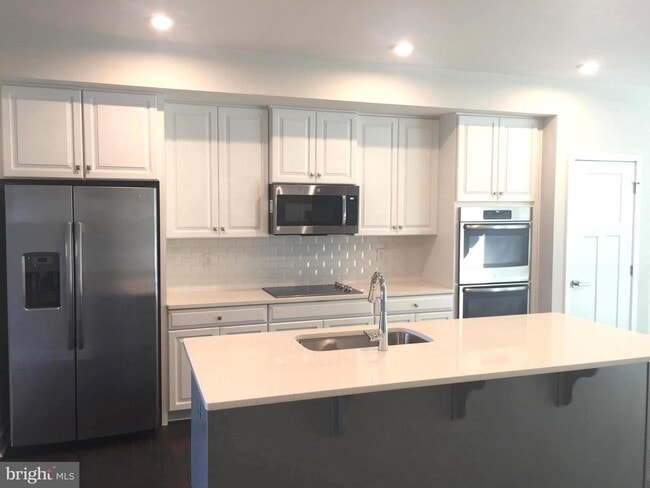 Building Photo - 735 Stonehouse Wy