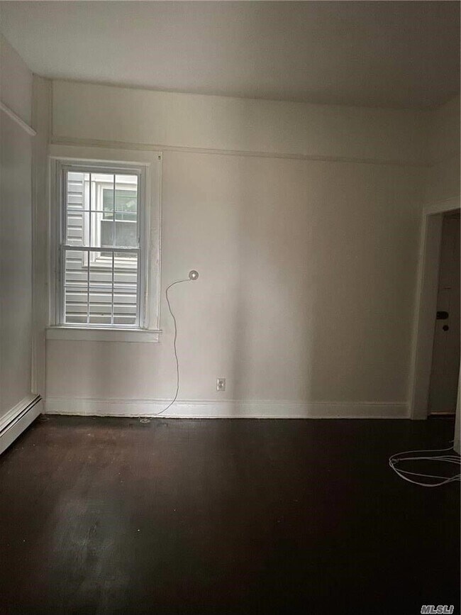 Foto del edificio - 70 Jerusalem Ave