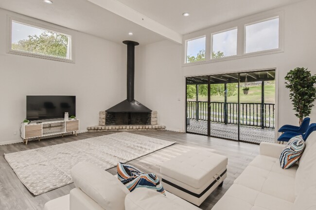 Building Photo - 20707 Green Park Dr