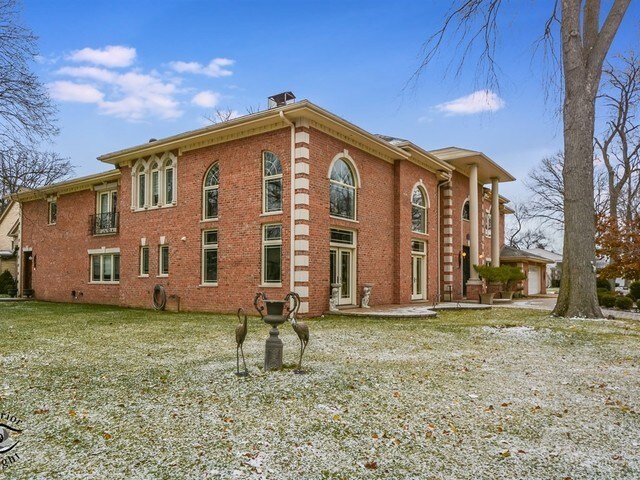 Building Photo - 6635 N Longmeadow Ave