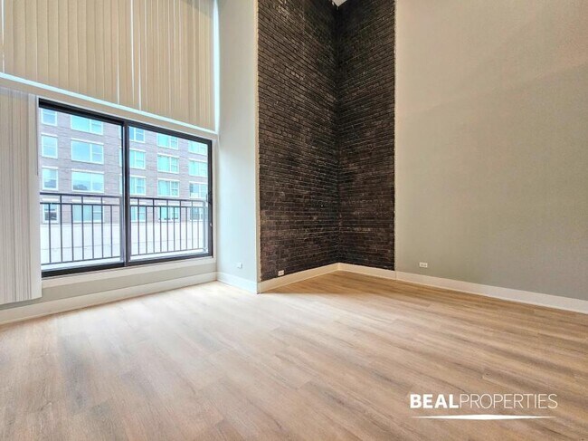 Building Photo - 1 bedroom in CHICAGO IL 60610