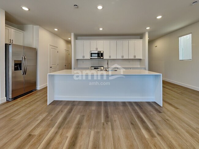 Foto del edificio - 6489 Rush Avenue