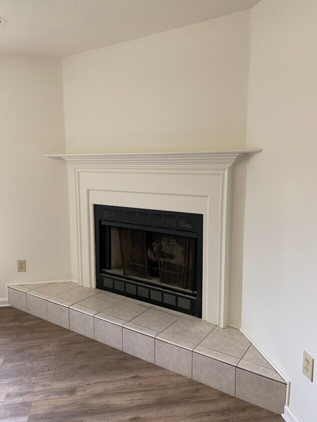 Foto principal - 3Bed/2Bath Home/Corner Lot/2 Car Garage an...