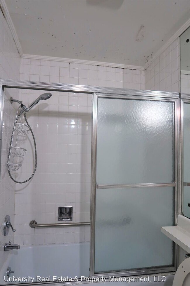 Building Photo - 3 br, 1 bath House - 1800 Terrace Avenue #4