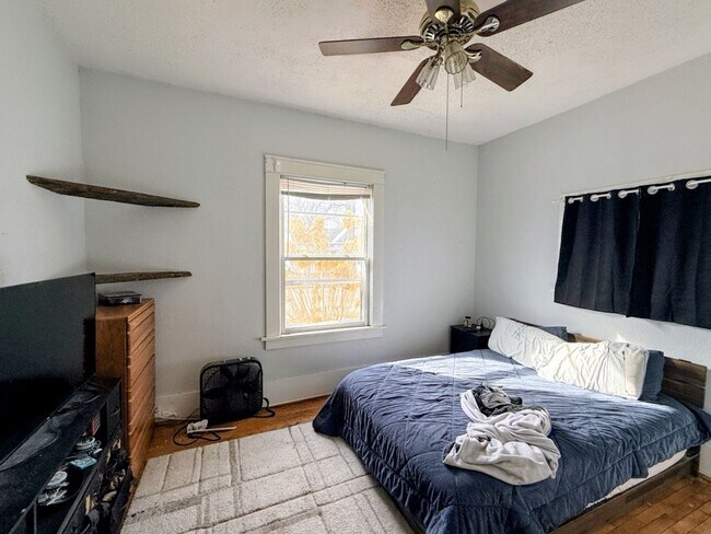 Foto del edificio - A Sweet Spot in La Crosse – 2 Bedrooms Await