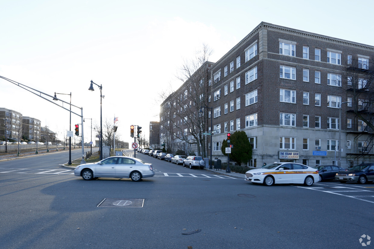 Building Photo - 1615 Commonwealth Ave