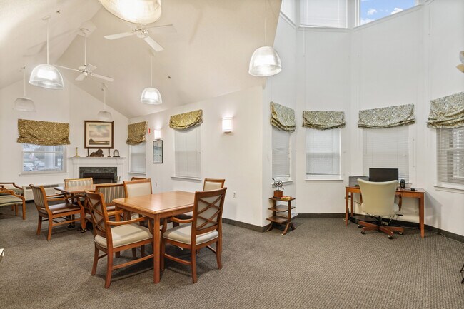 Foto del edificio - Randolph Village Senior Apartments, 62+