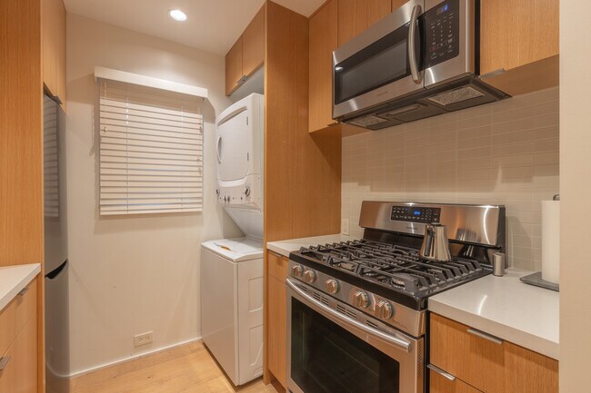 Building Photo - 2403 S Centinela Ave