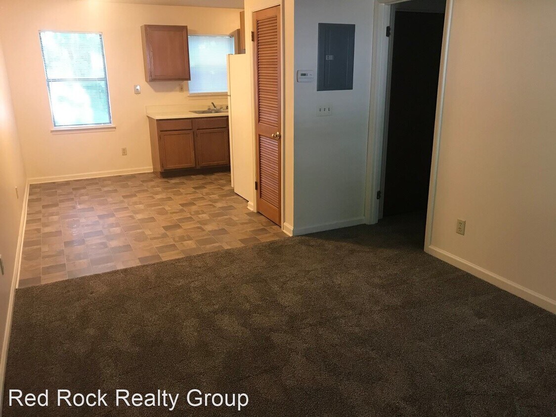 Foto principal - 318 Fieldstown Rd