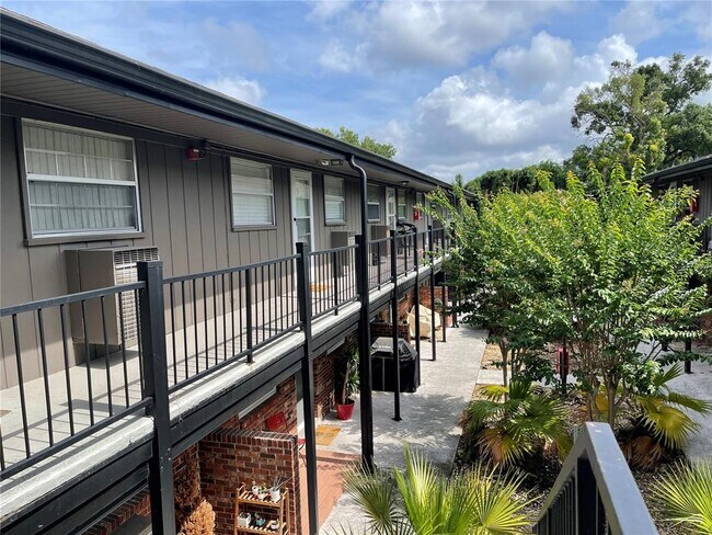 Foto del edificio - 851 Miles Ave