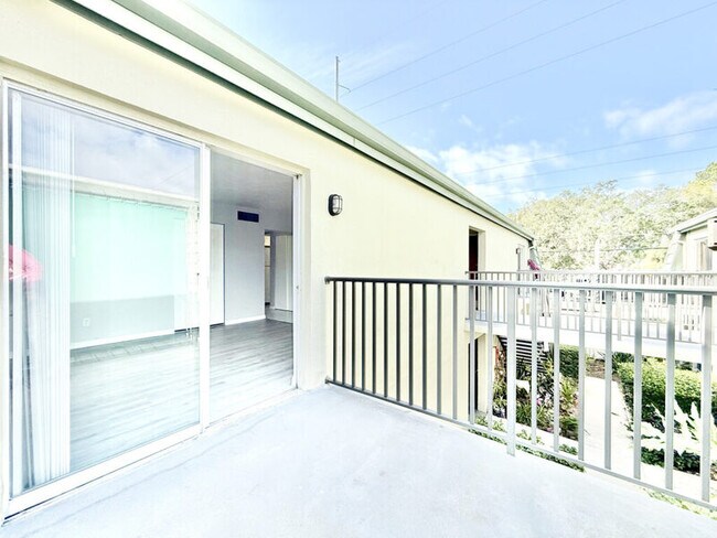 Foto del edificio - 1799 N Highland Ave