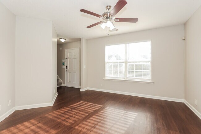 Building Photo - 3015 Ace Wintermeyer Dr