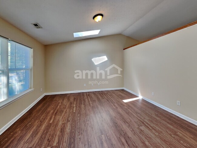 Building Photo - 8420 Brook Pointe Ct