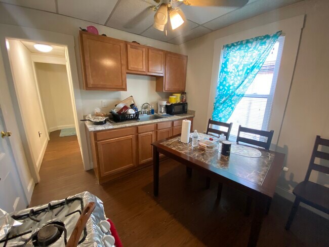 Building Photo - 48 Highland Ave
