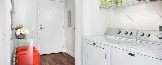 Foto del edificio - 1 br, 1 bath Apartment - 222 N Canal St