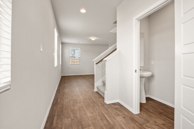 Foto del edificio - **2 Weeks Free!**Like New Home Near Kyle!!!