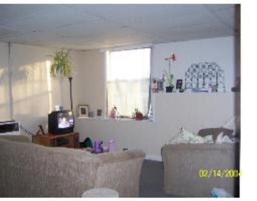 Sala de estar - 235 W Main St