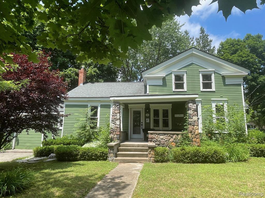 Primary Photo - 21 E Church St