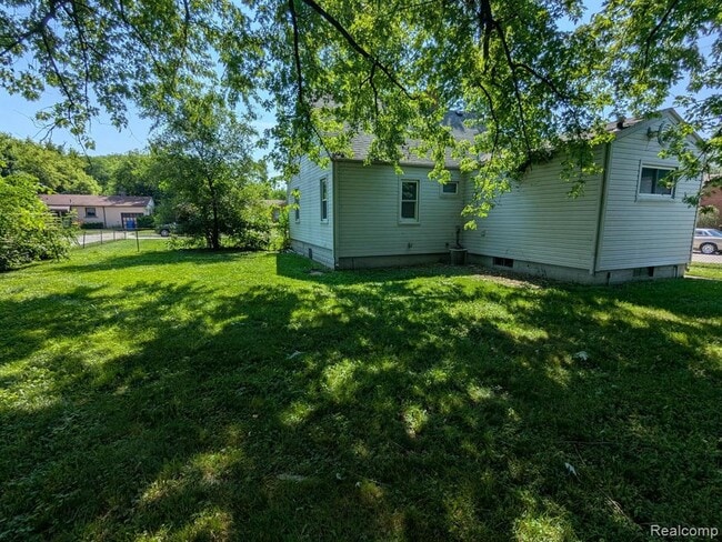 Building Photo - 21103 Nummer St