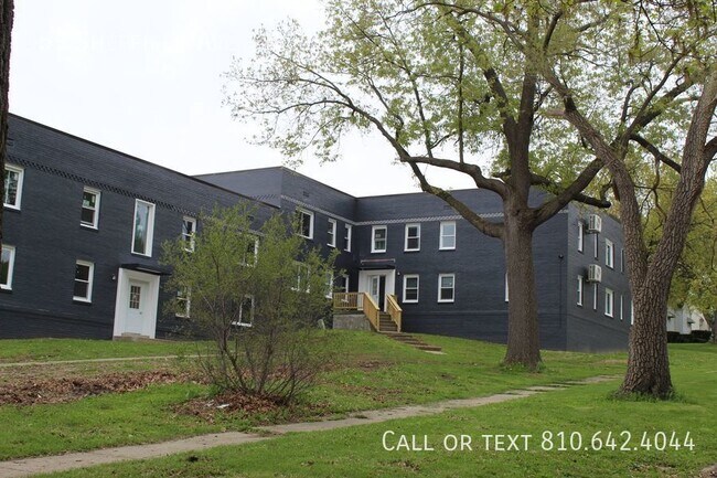 Building Photo - RENOVATED, GRANITE COUNTERTOPS, STAINLESS ...
