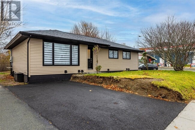 Building Photo - 50 Torbay Rd