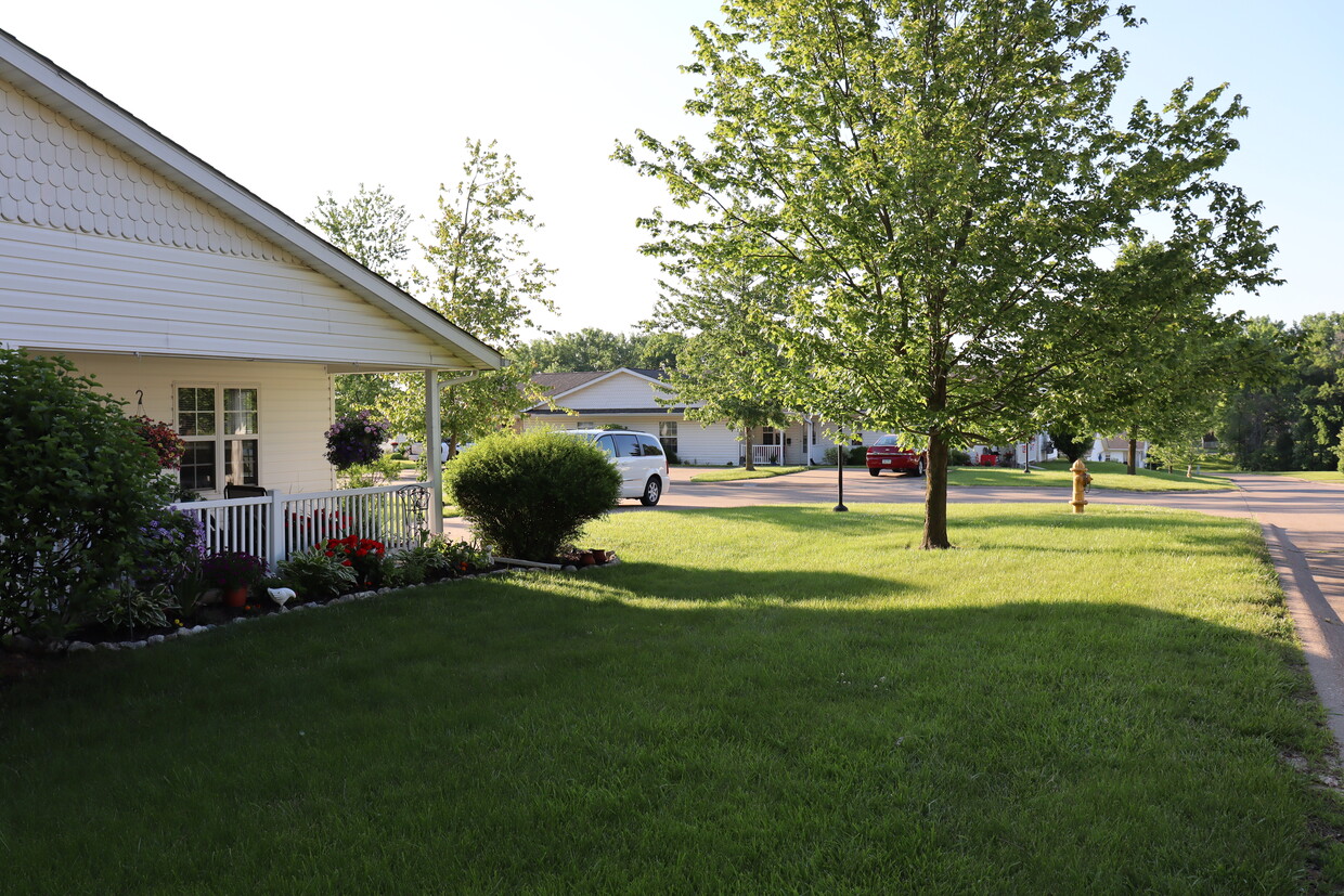 Primary Photo - Meadowcrest Senior Apartments