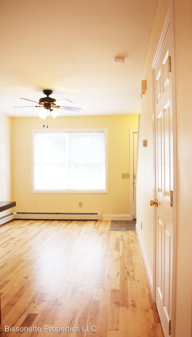Foto del edificio - 3 br, 1.5 bath Apartment - 20 Luck St