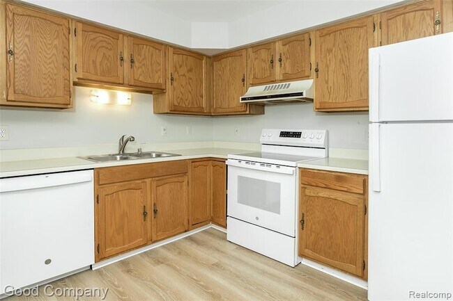 Foto del edificio - 946 N Adams Rd