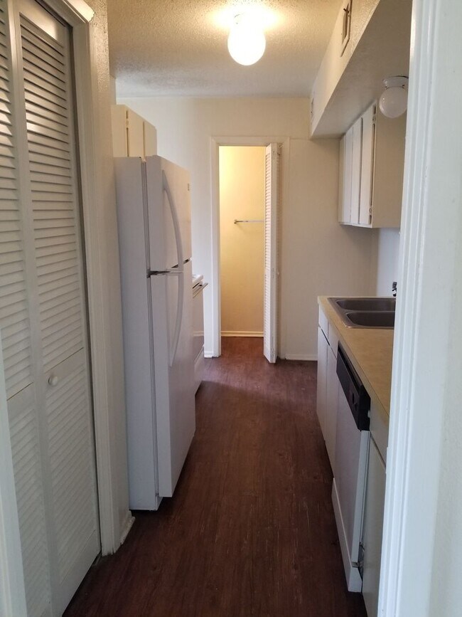 Foto del edificio - College Station -- 2/1.5 Townhome-Style Fourplex on TAMU Shuttle Route!