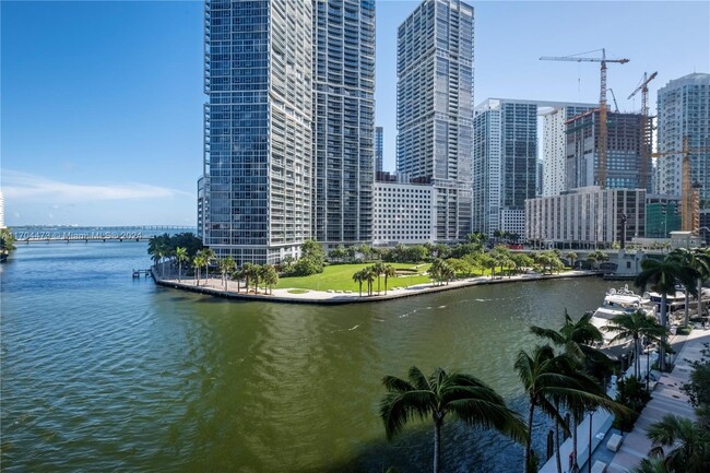 Foto del edificio - 300 Biscayne Blvd Way