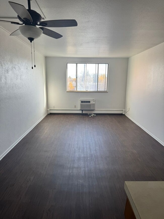 Foto del edificio - 306 E 18th St