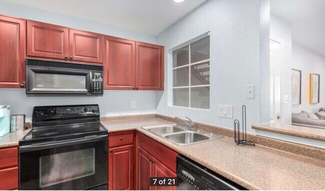 Foto del edificio - 1880 E Morten Ave