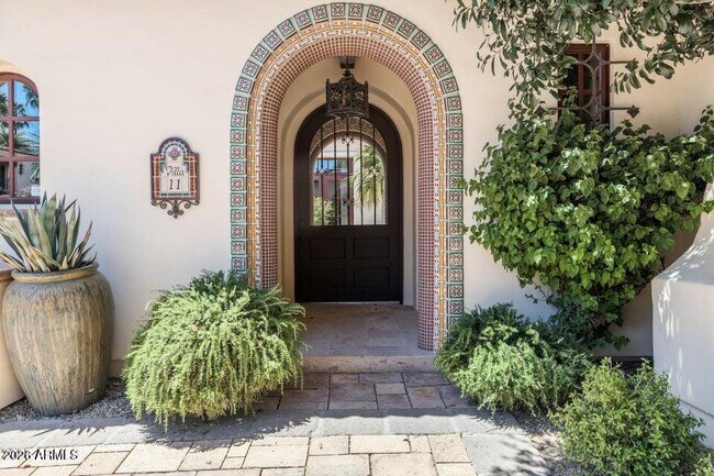 Building Photo - 4949 E Lincoln Dr