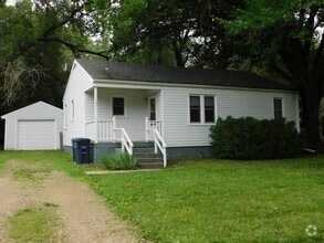 Building Photo - 1504 Edgemoor Dr