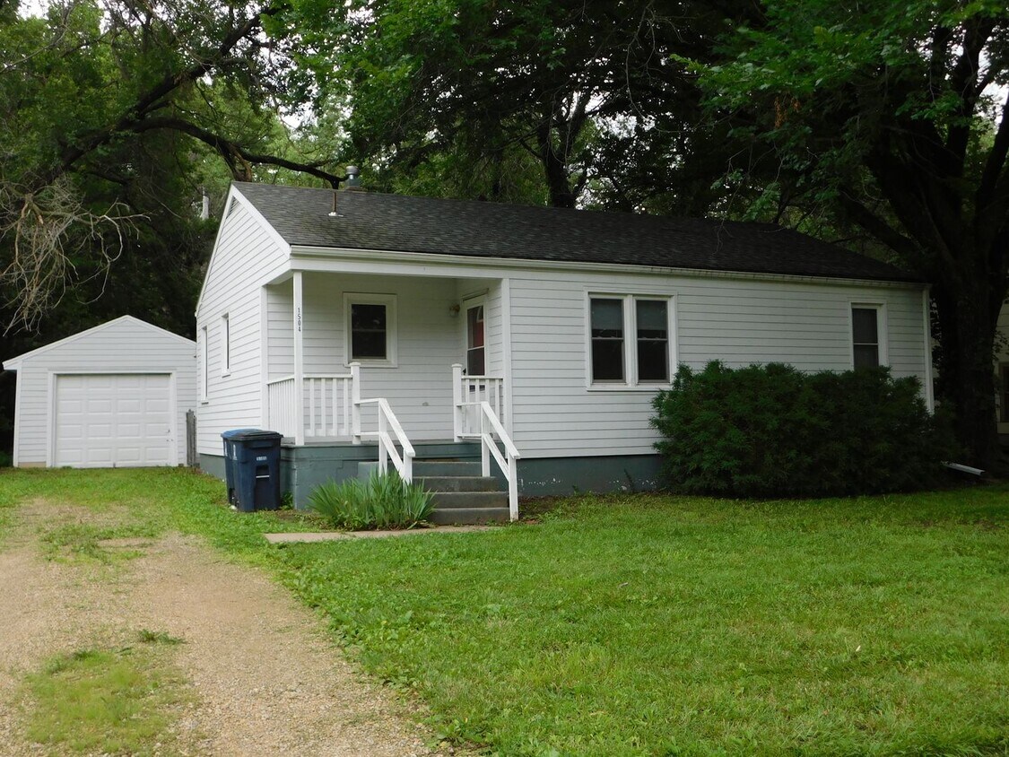 Primary Photo - Very nice 3 bedroom/1 bath in El Dorado!