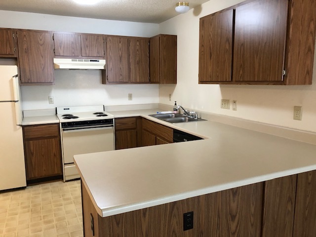 Kitchen work area - 4230 W Grange Ave