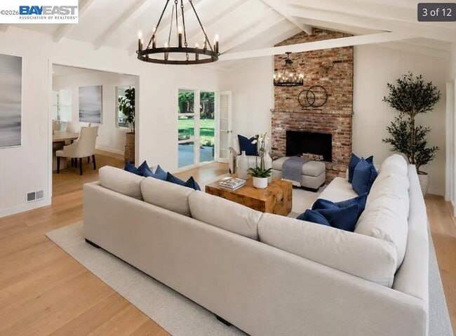 Building Photo - 617 Giralda Dr