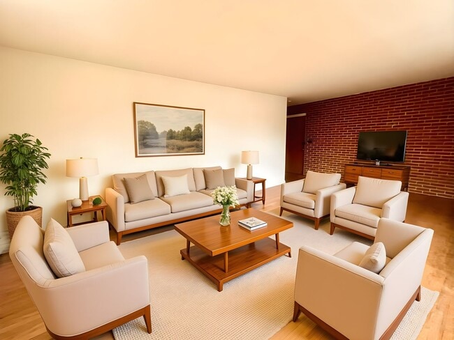 Building Photo - Mid-Century Modern 2-Bed/1.5 Bath with Exposed Brick