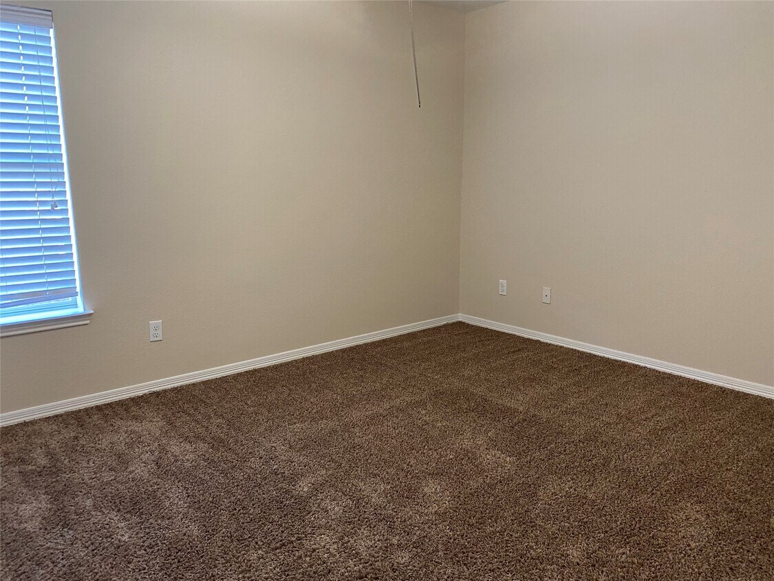 Building Photo - 10930 Reston Point Dr