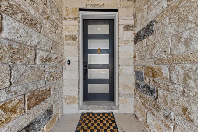 Foto del edificio - 2121 Lolo Ln