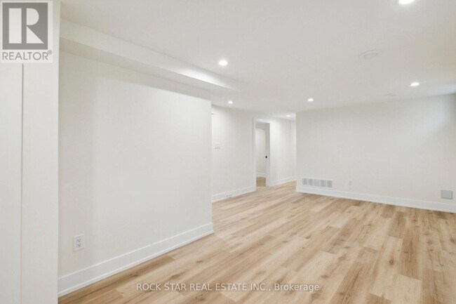 Photo du bâtiment - 87 Leaside Dr